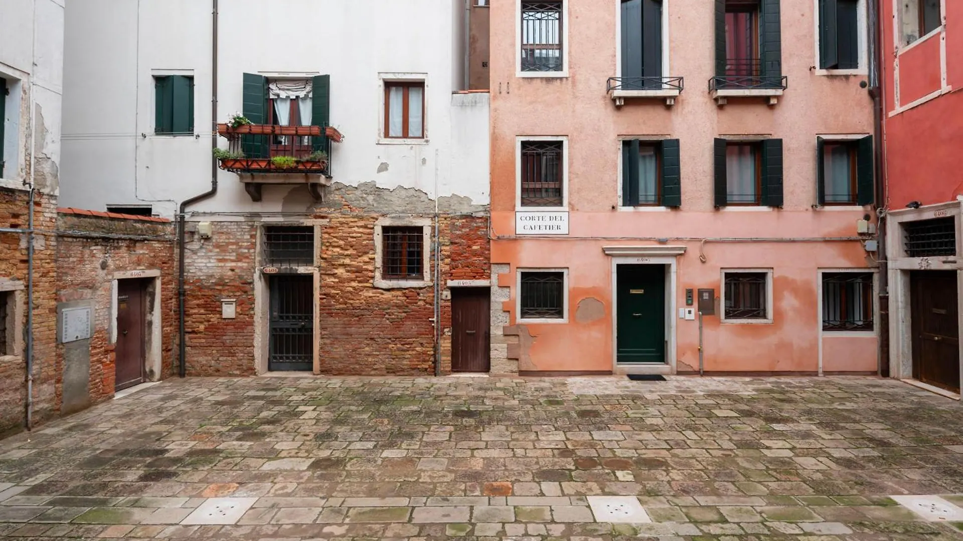 Ca' Petunia - Venice Art Apartment Italia