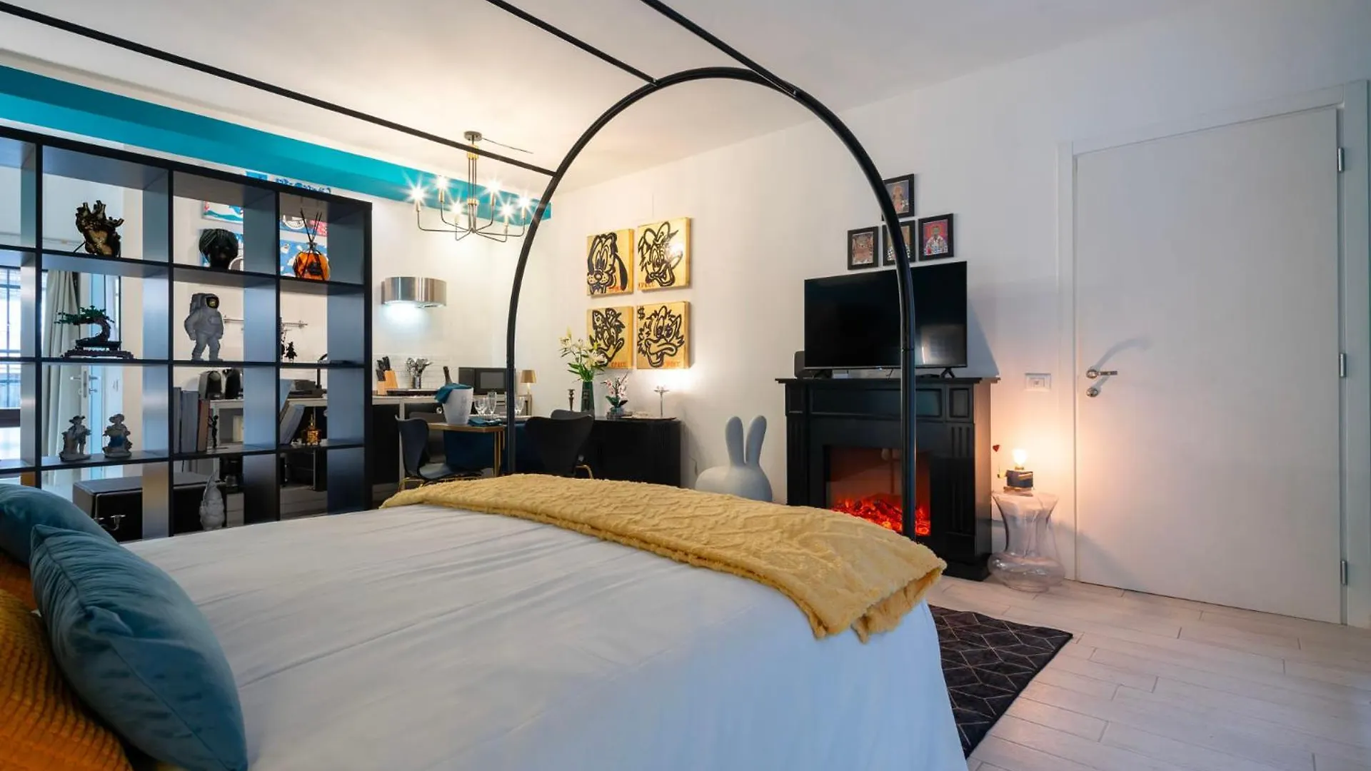 Ca' Petunia - Venice Art Apartment 0*,  Italy
